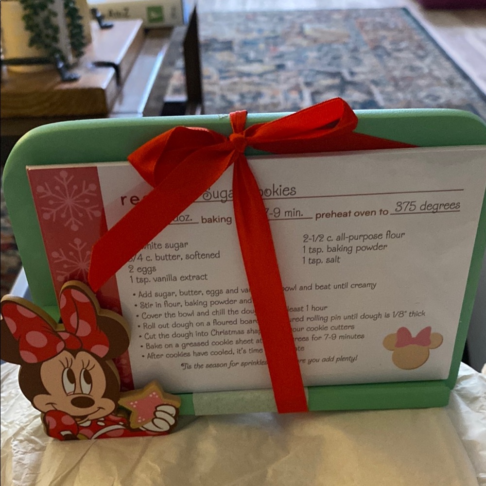 Hallmark Green and Red Recipe Holder with Minnie Mouse